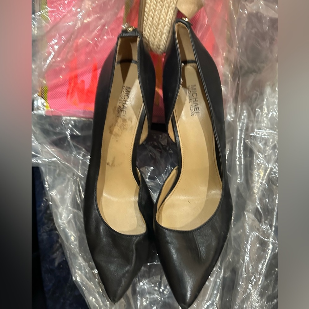 Michael Kors Women’s black leather heels pumps stilettos size 8